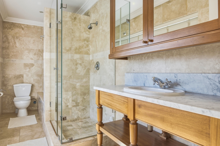 9 Bedroom Property for Sale in Constantia Western Cape